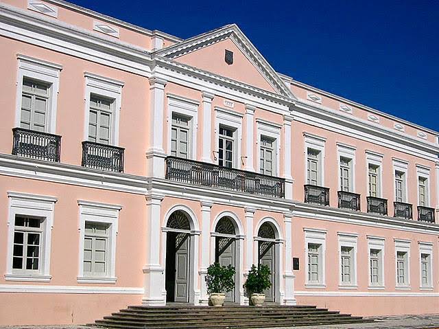 Pinacoteca do Estado celebra reabertura com artes visuais e música