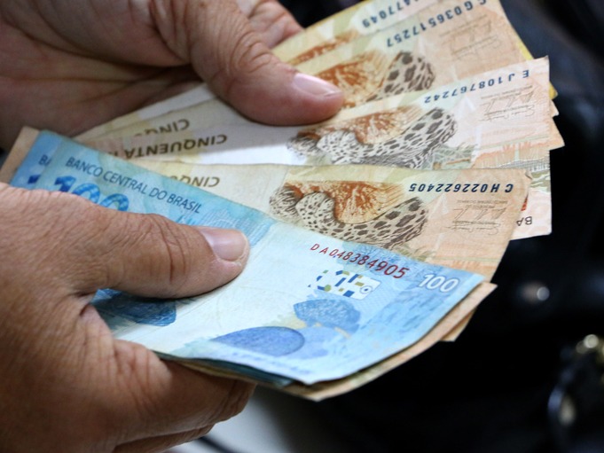 Governo inicia pagamento de maio neste sábado (14)