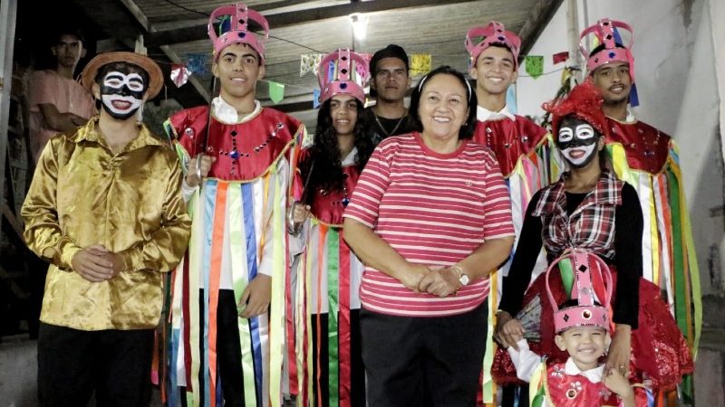 Governadora prestigia Arraiá do bairro São João em Serra de São Bento