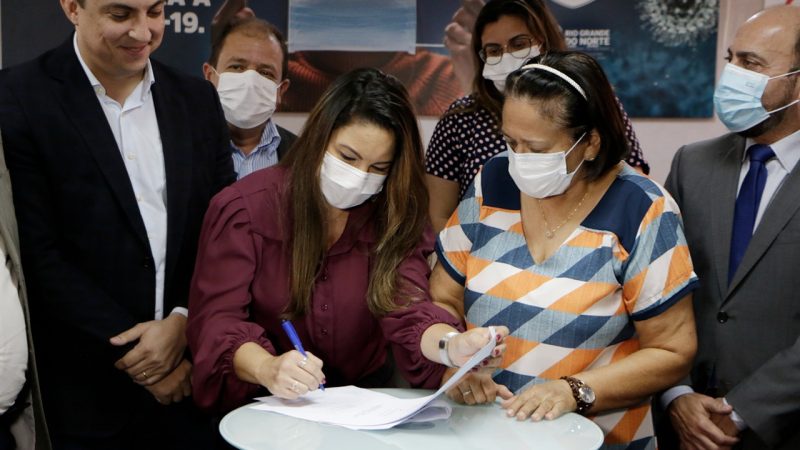 Governadora Fátima Bezerra autoriza recuperação de 16 trechos críticos de rodovias no Seridó, Agreste, Oeste e Alto Oeste