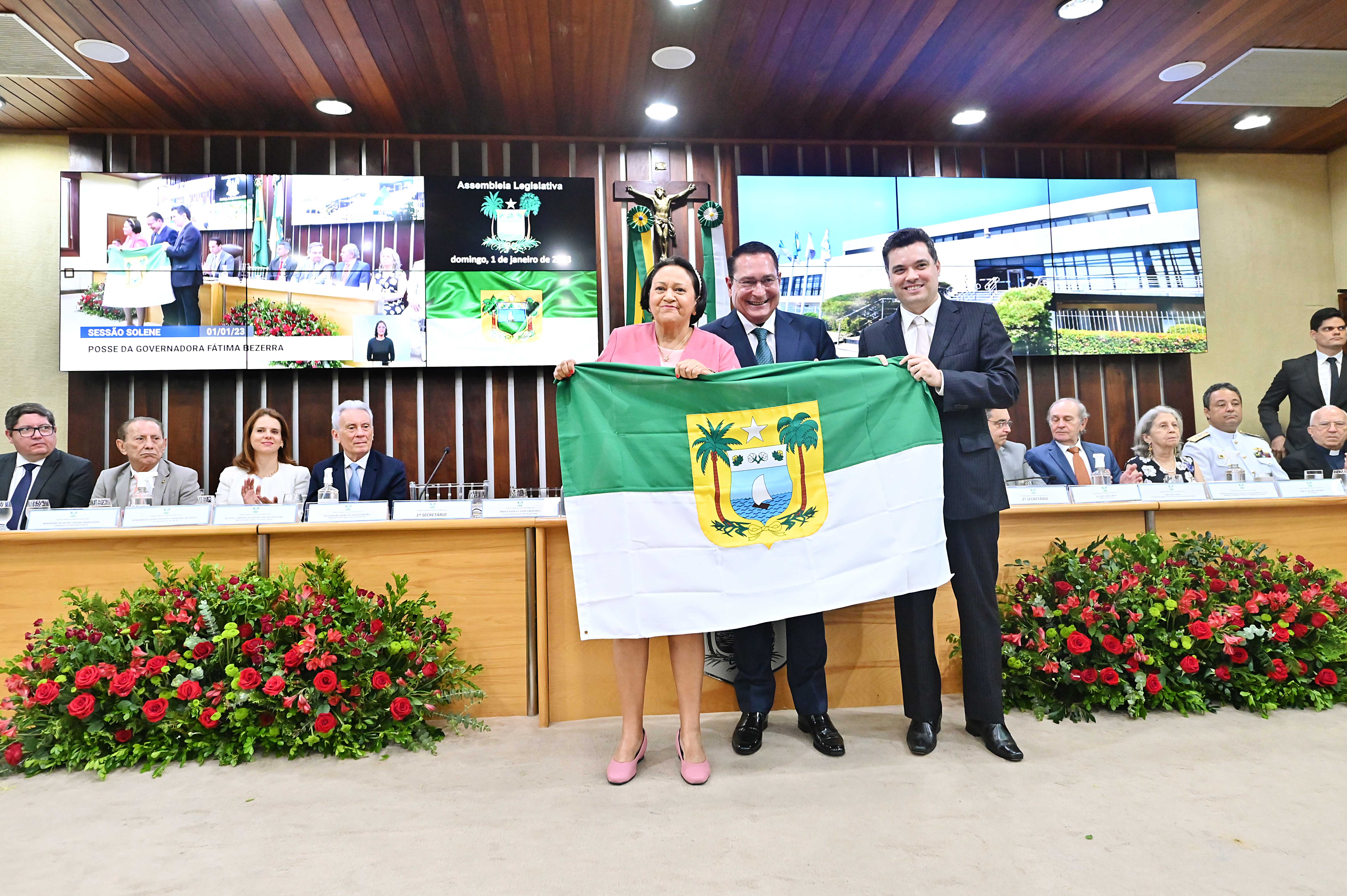 Assembleia Legislativa empossa Fátima Bezerra e Walter Alves