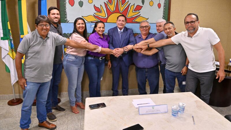 Ações em segurança pautam reunião de Ezequiel com vice-prefeita e vereadores de Pendências