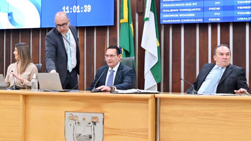 Assembleia Legislativa homenageia professores em sessão solene