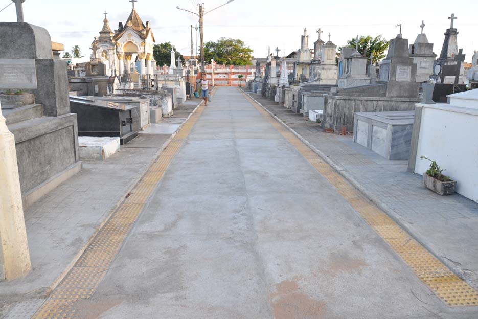 SEMSUR prepara cemitérios e define horários para dia de finados