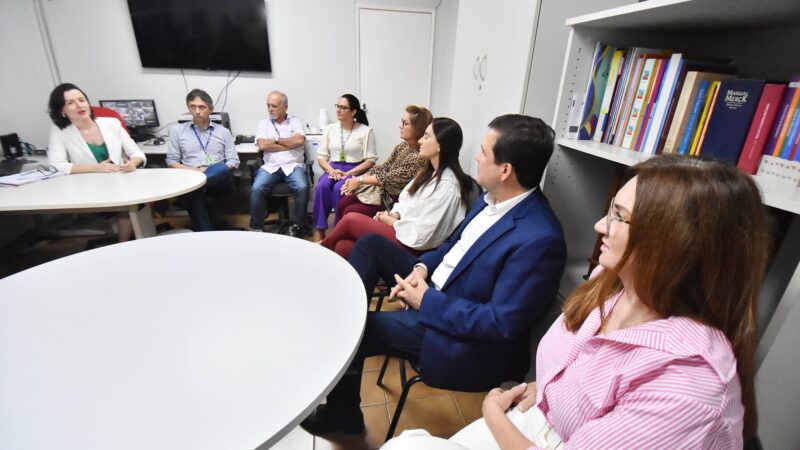 Comissão de Saúde da ALRN visita Unicat para abordar escassez de medicamentos