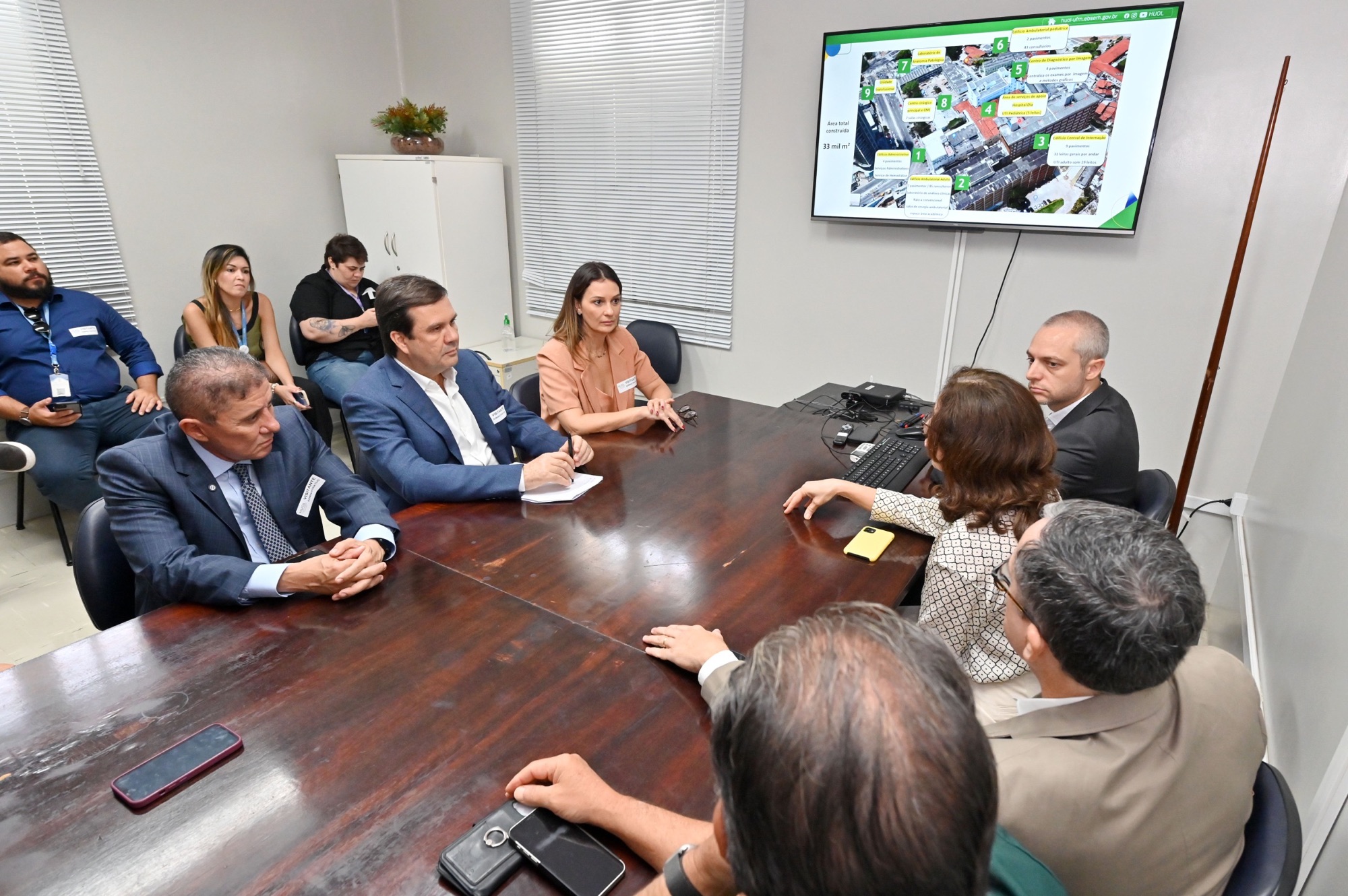 Comissão de Saúde da ALRN visita Huol e reforça apoio à unidade