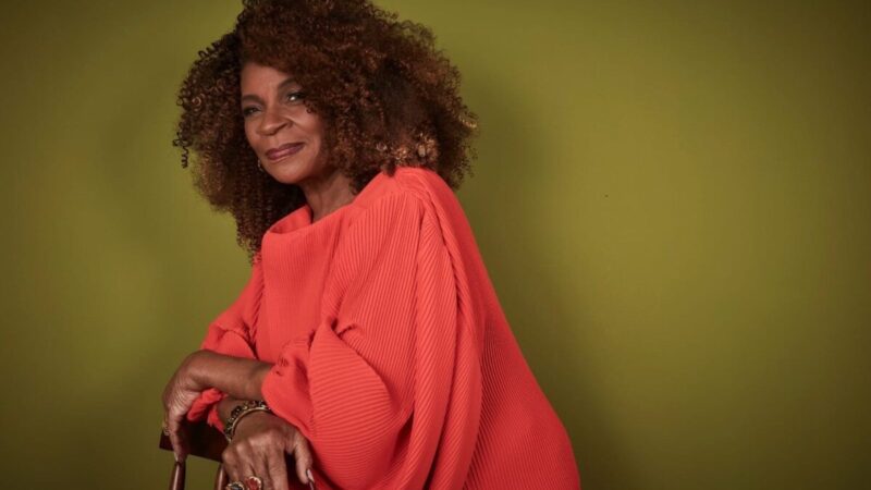 Zezé Motta canta Caetano Veloso neste domingo (17) no Teatro Riachuelo Natal