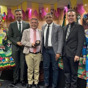 Produtor cultural é homenageado com a Comenda Marcilio Canário em SessãoSolene na Câmara Mundial do Natal