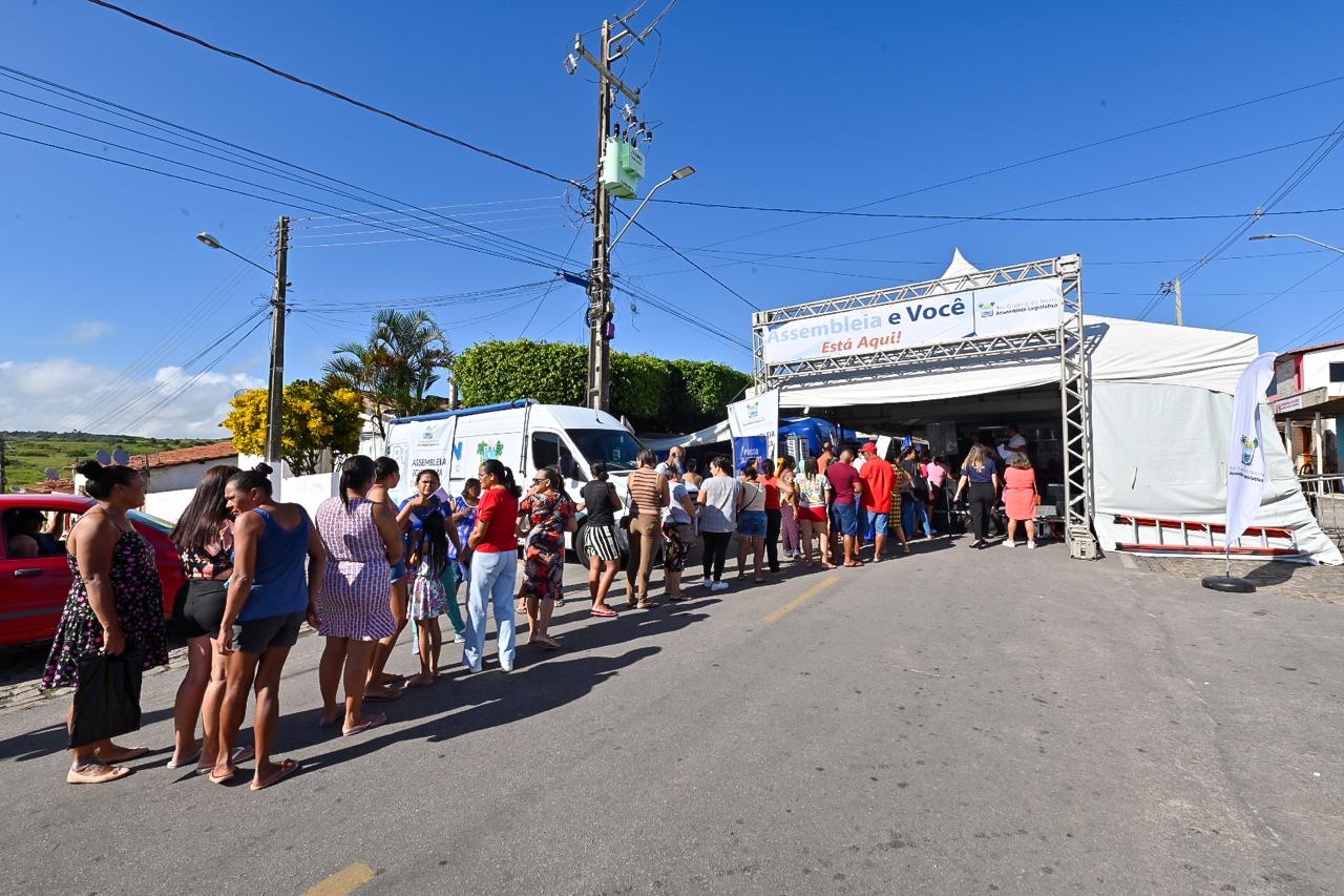Projeto Assembleia e Você promove 6,5 mil atendimentos em Espírito Santo