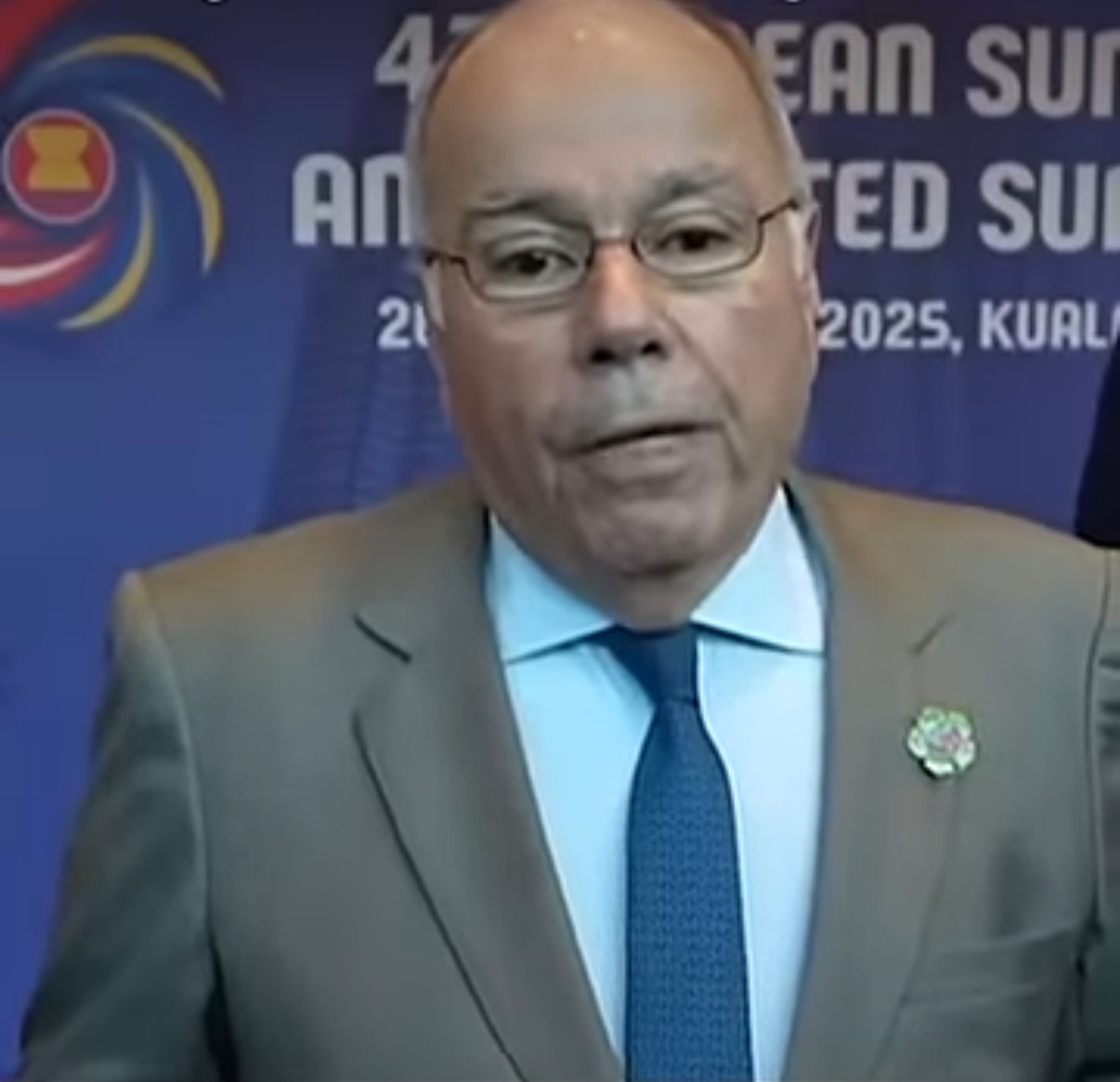 Ministro Mauro Vieira resume encontro entre Lula e Trump sobre tarifas e sanções