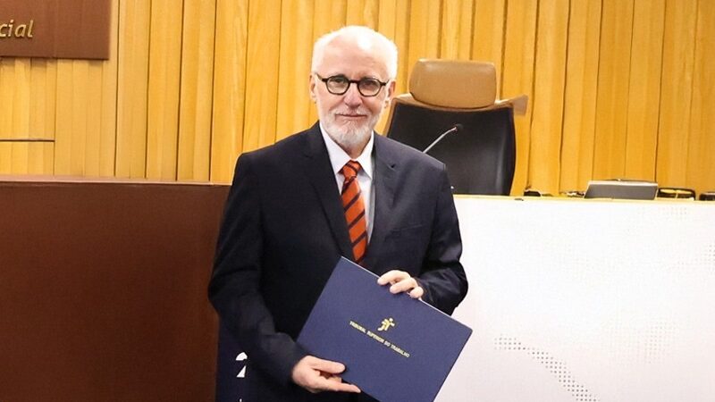 Sessão solene no TRT-21 oficializa posse do novo desembargador Hermann Hackradt