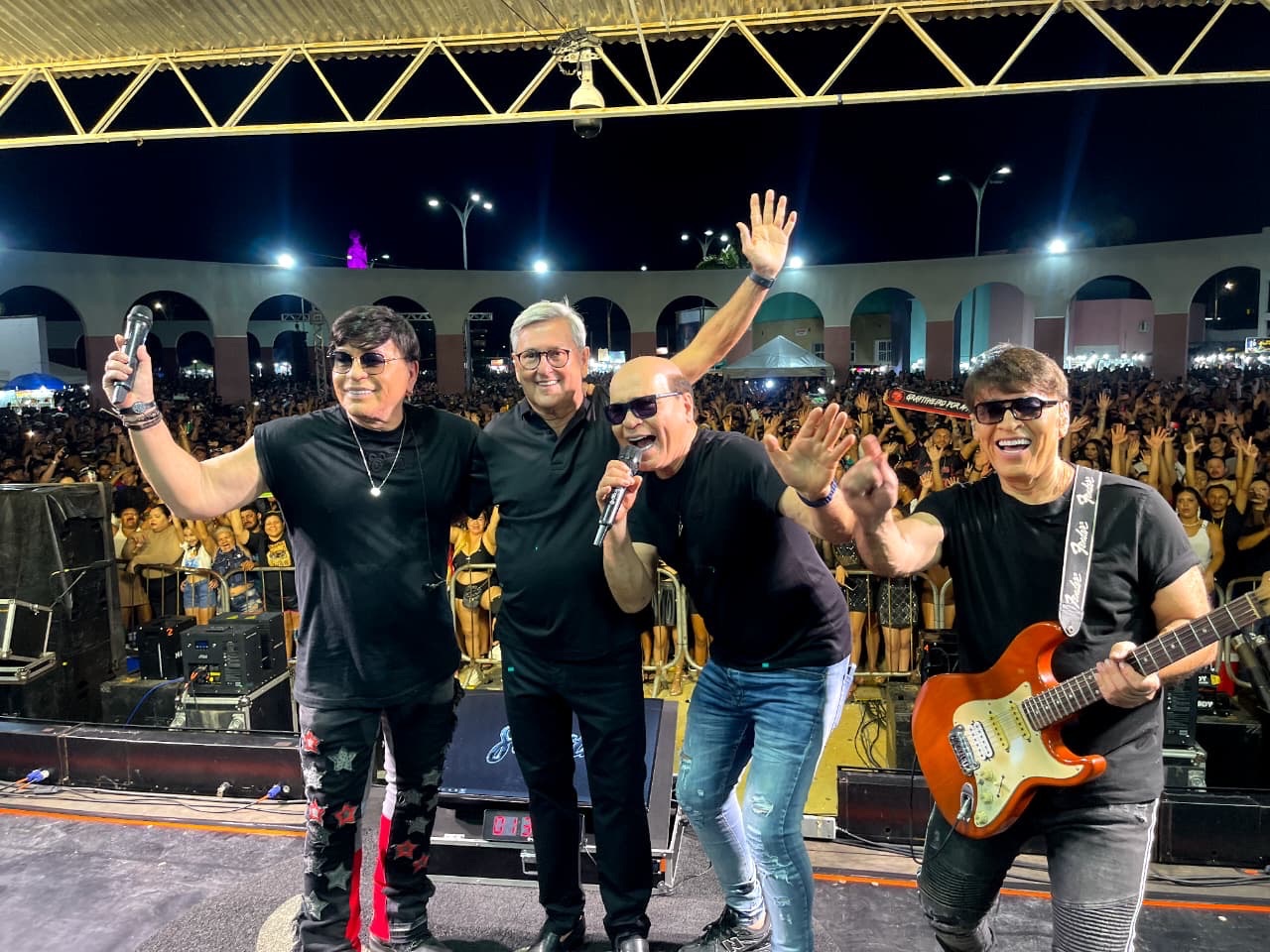 Deputado Tomba comemora aniversário com shows em Santa Cruz e ganha o “parabéns” da banda Grafith