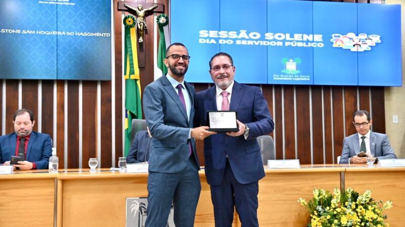 ALRN homenageia e reconhece servidores públicos pelo trabalho e dedicação