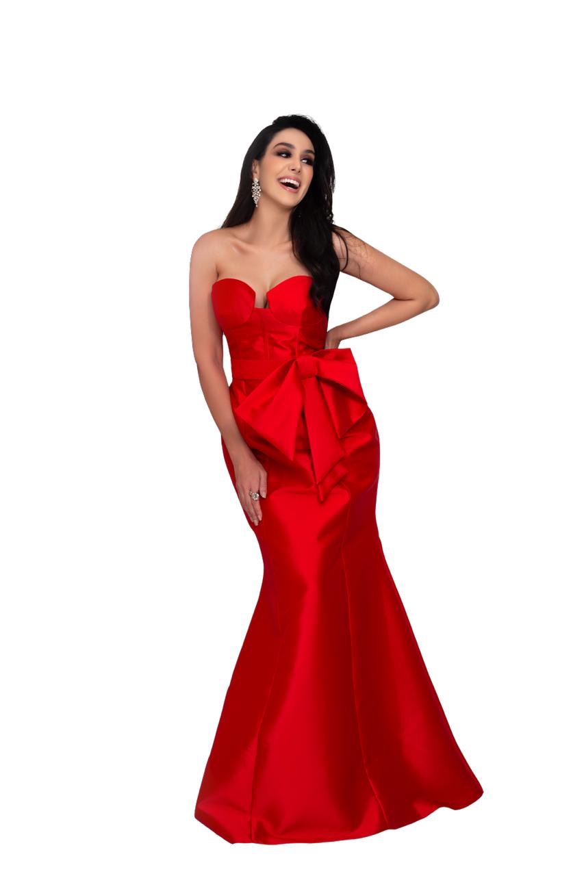 Marina Elali se apresenta no Teatro Riachuelo nesta terça-feira