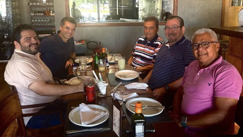 Carlos Eduardo admite avaliar candidatura a deputado estadual após conversa com Walter Alves