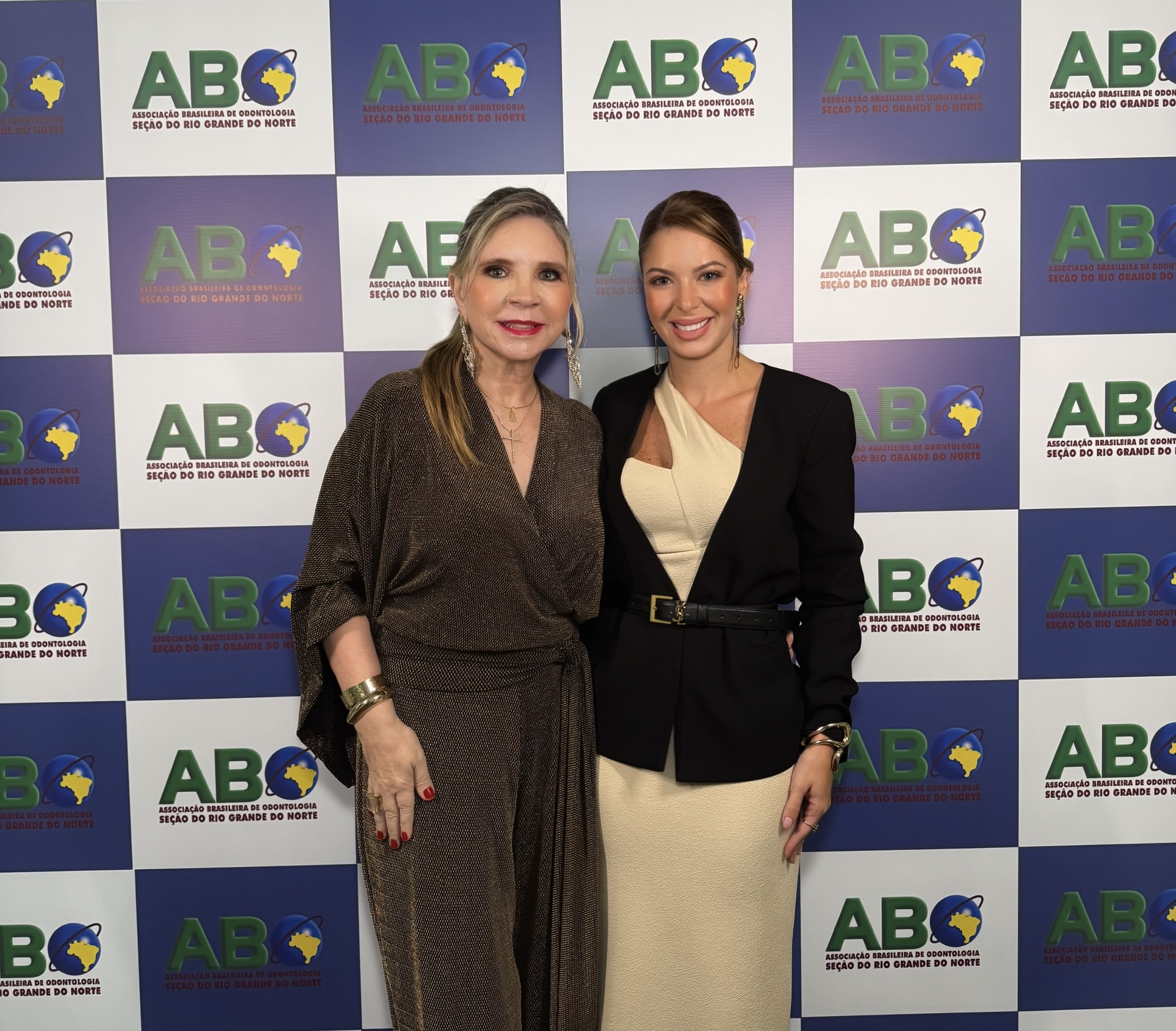 Claudia Machado toma posse como primeira mulher presidente da ABO-RN