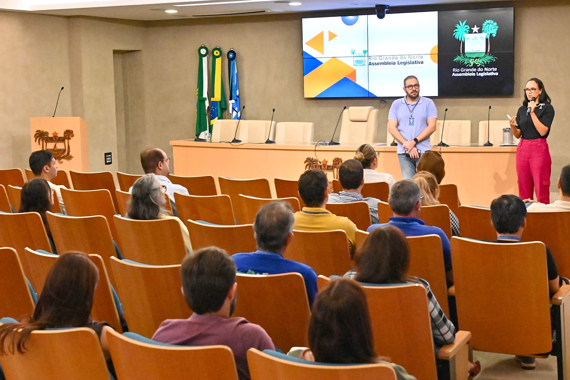 Assembleia capacita servidores para melhorar atendimento à população