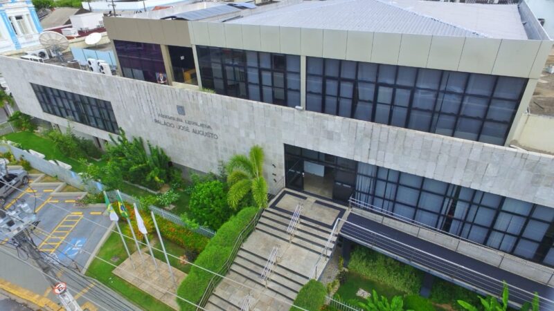 Assembleia promove debate sobre uso consciente de água e energia