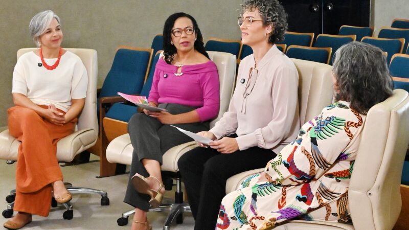 Programa “Entre Elas” presta homenagem a Titina Medeiros e destaca força feminina na cultura potiguar