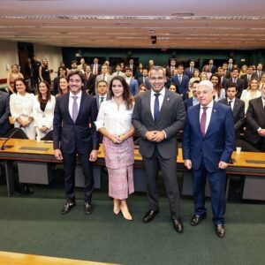 Procuradores de todo o país defendem autonomia orçamentária em ato em Brasília