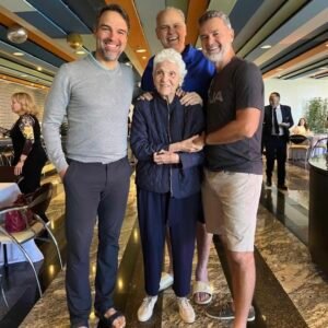 Morre Dona Janira, mãe de Oscar e Tadeu Schmidt, aos 92 anos