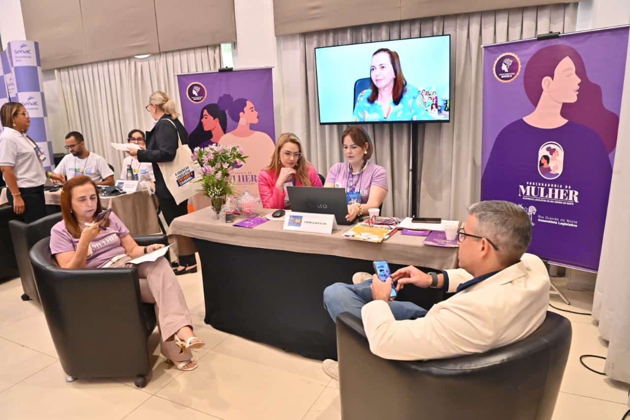 ProMulher amplia diálogo com municípios durante encontro de Escolas Legislativas