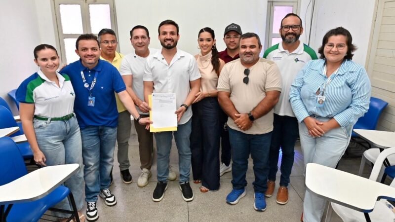 Em Caicó, Ezequiel reforça parceria com gestão municipal e visita Hospital do Seridó
