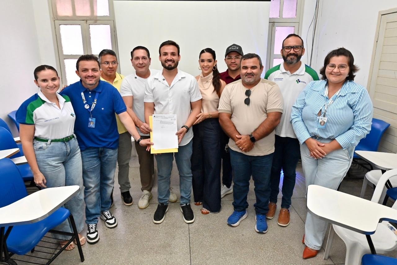 Em Caicó, Ezequiel reforça parceria com gestão municipal e visita Hospital do Seridó